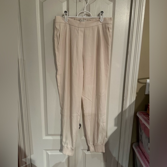 Babaton Joggers - Cream Sz10 - Picture 2 of 5